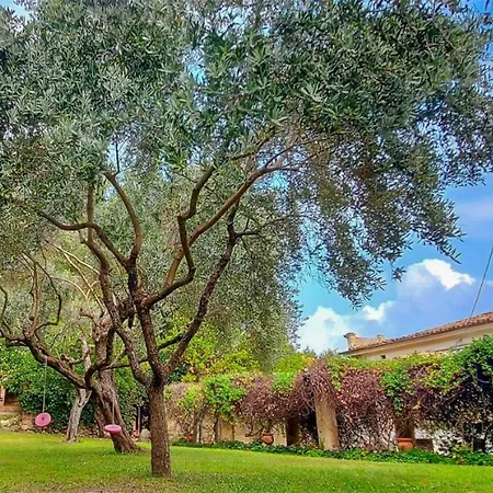 La Torretta Di Country house *